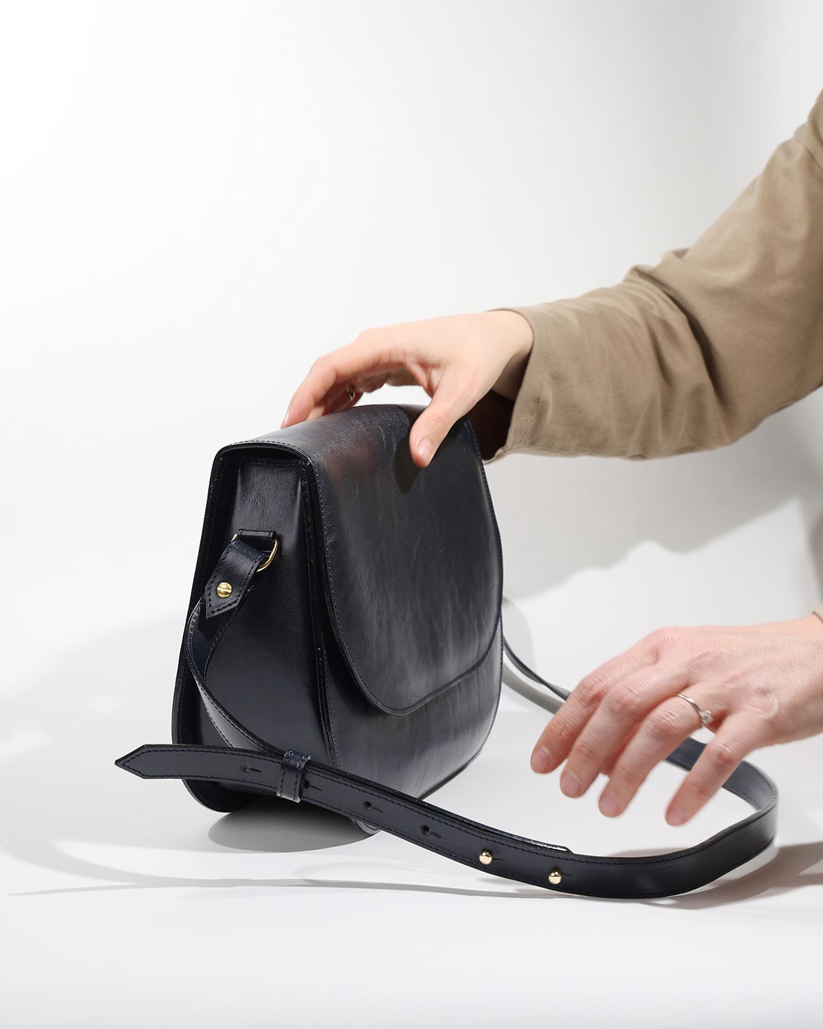 MARA Half Moon Bag Deep Navy