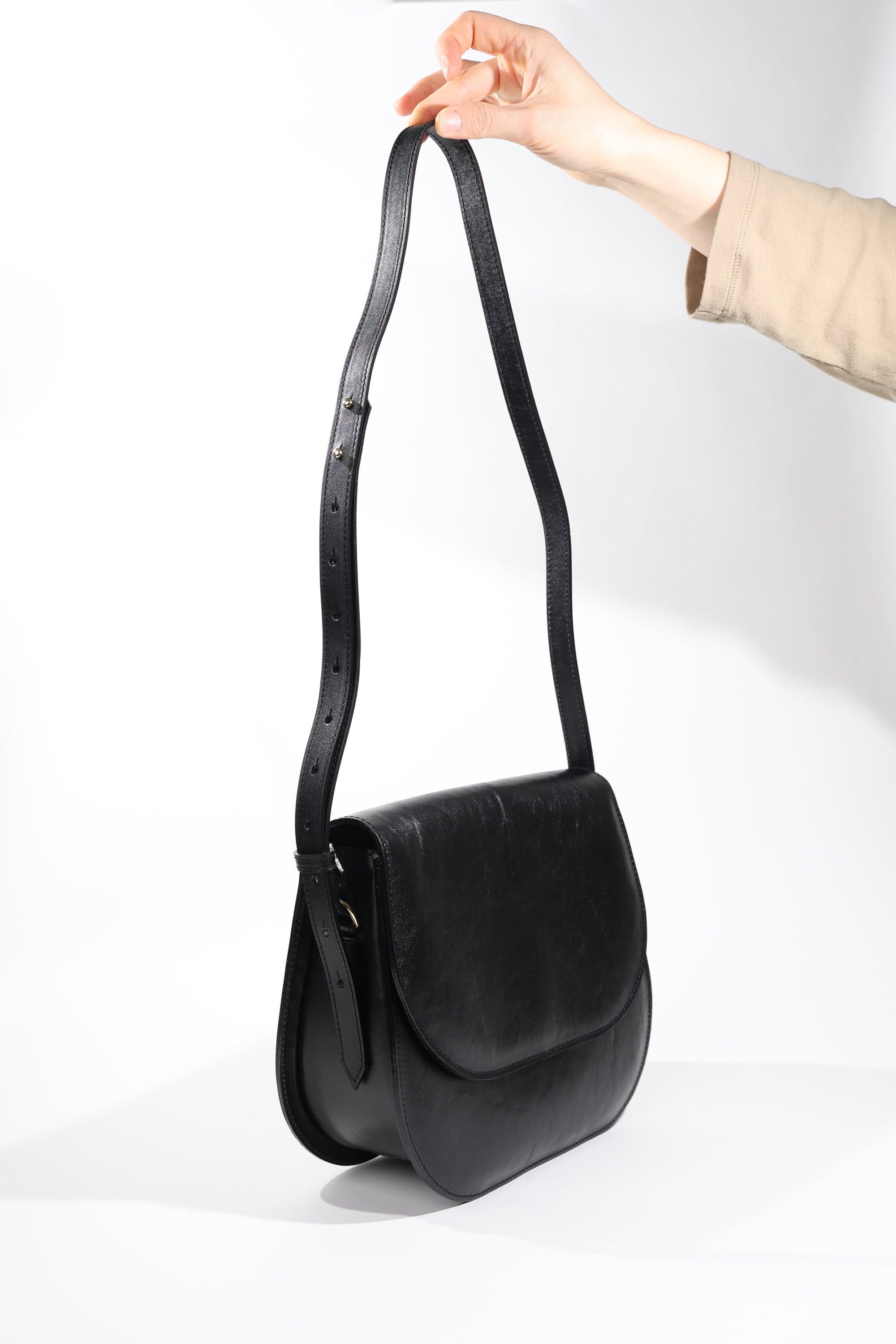 MARA Half Moon torba Rich Black