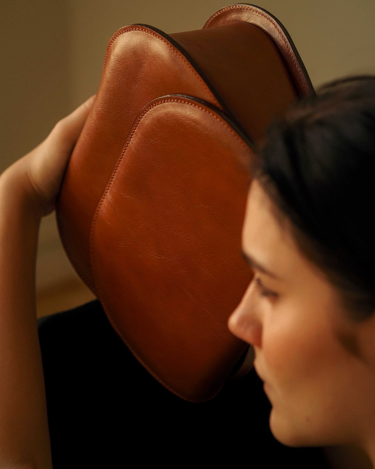 MARA Half Moon torba Dark Caramel