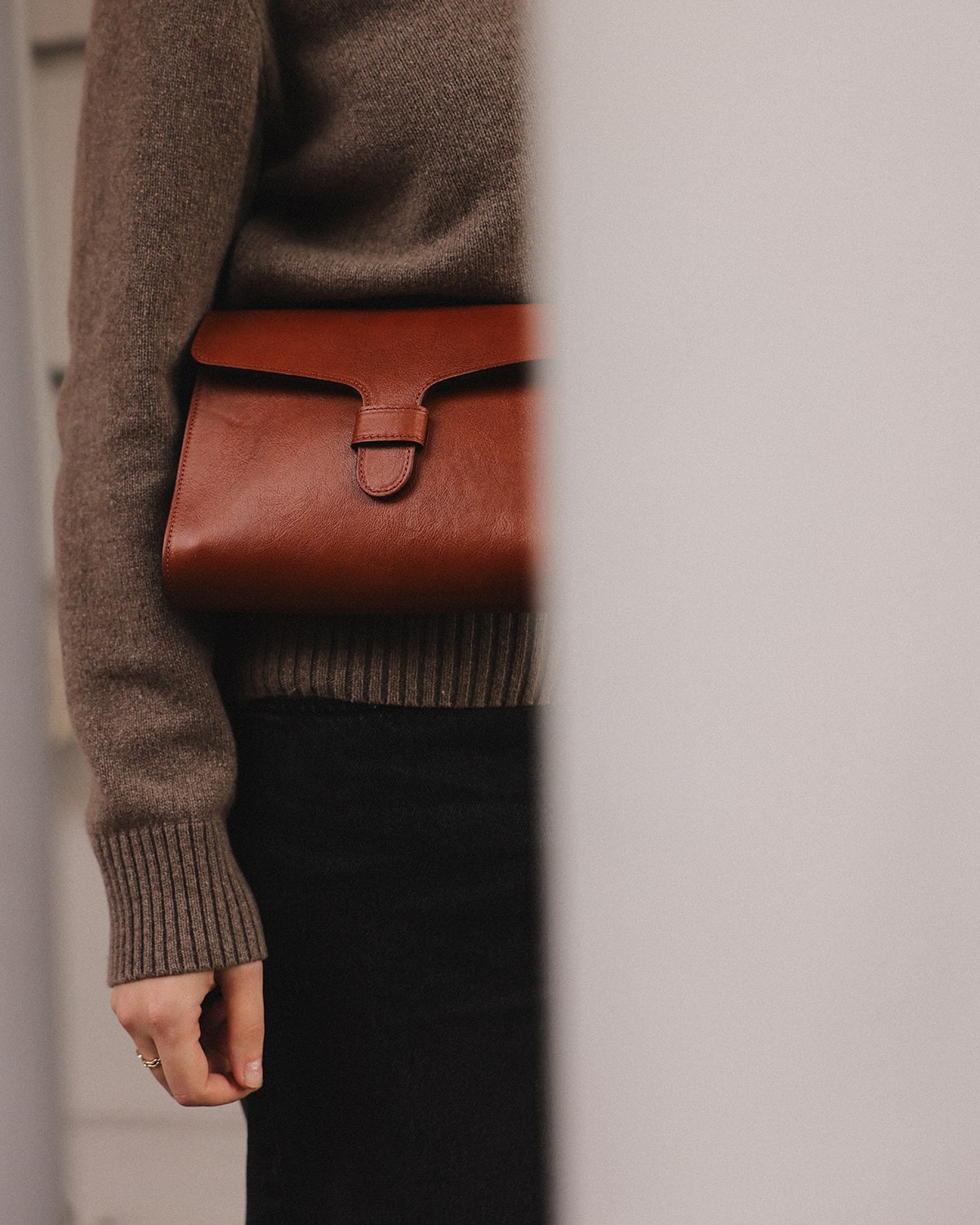 IVANA Mini torba Dark Caramel