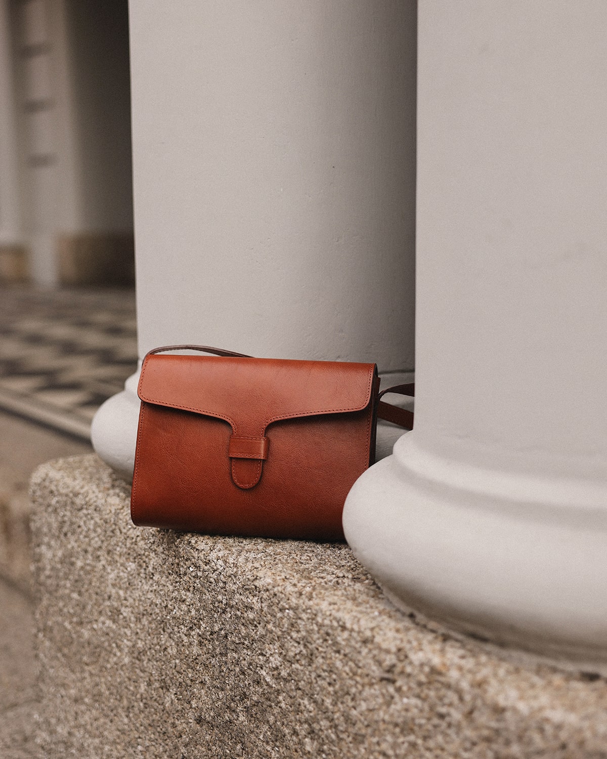 IVANA Mini torba Dark Caramel