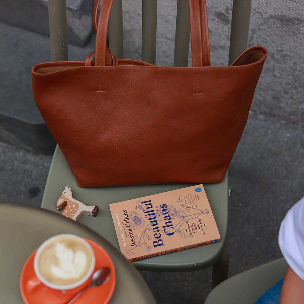Reading With Ana Kompara: Beautiful Chaos by Jessica Urlichs