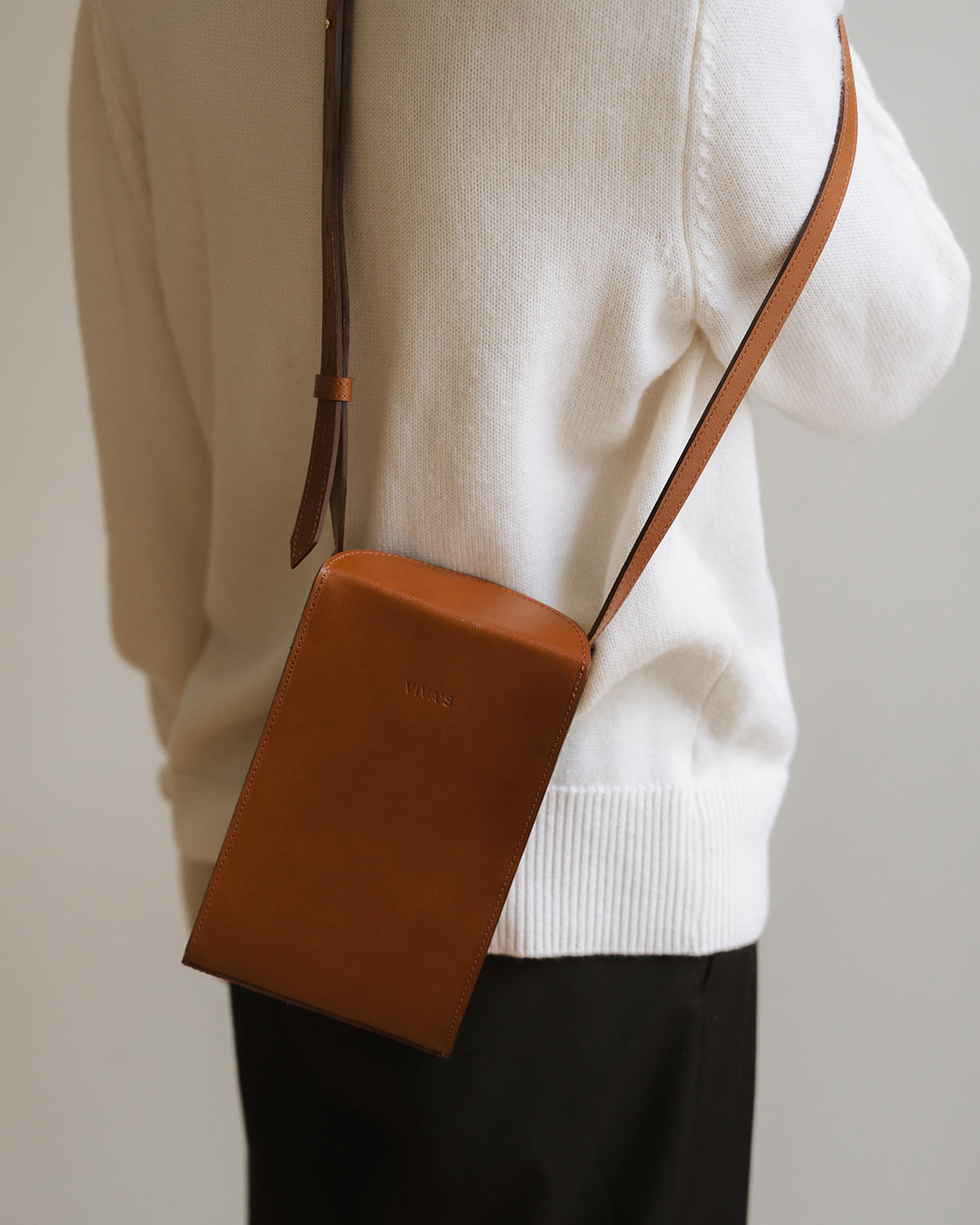 ELENA Phone Bag Dark Caramel