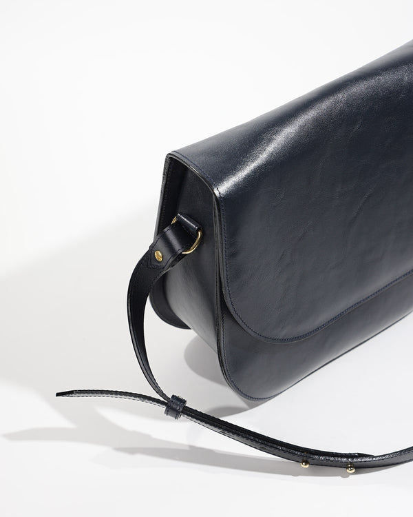 MARA Half Moon Bag Rich Black