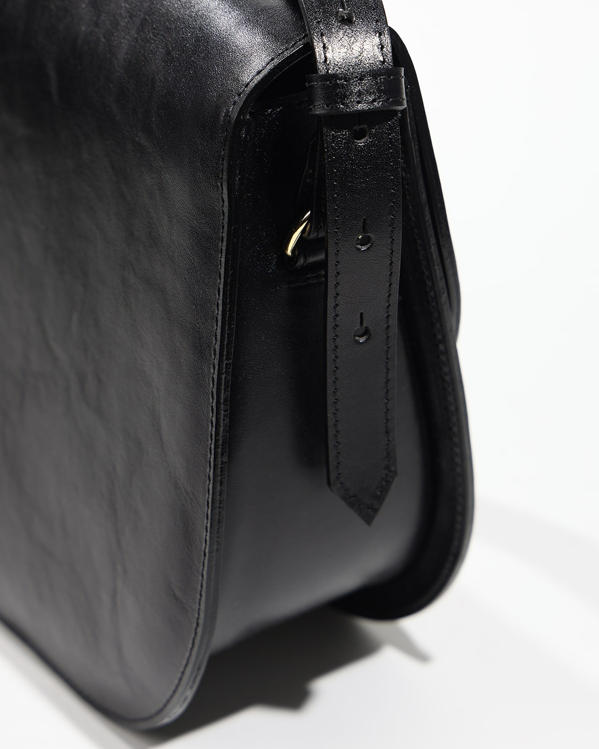 MARA Half Moon Bag Rich Black
