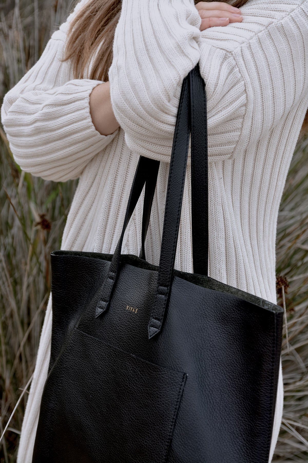 black travel tote bag FRANKA Travel Tote Bag Rich Black - Handcrafted Leather Travel Tote