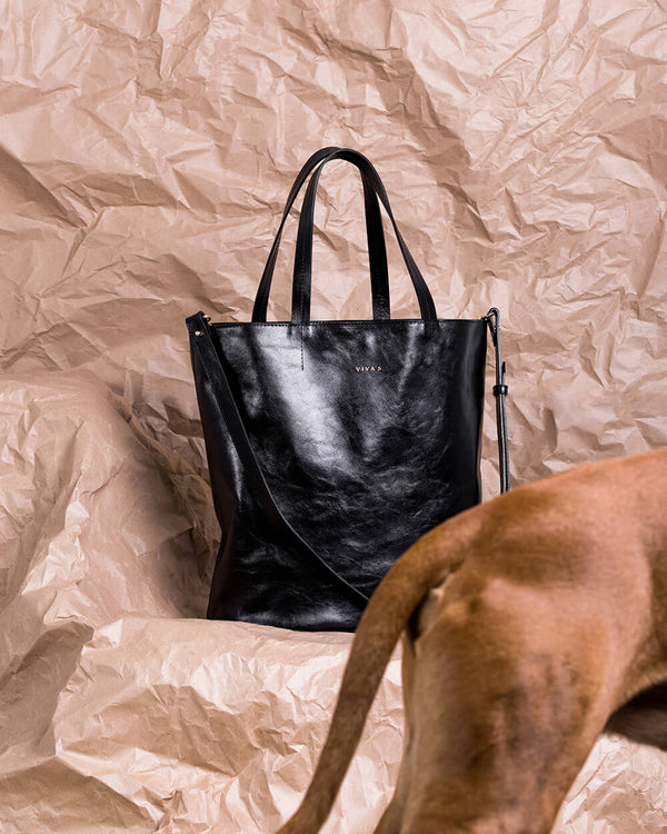 ROUND BUCKET BAG black
