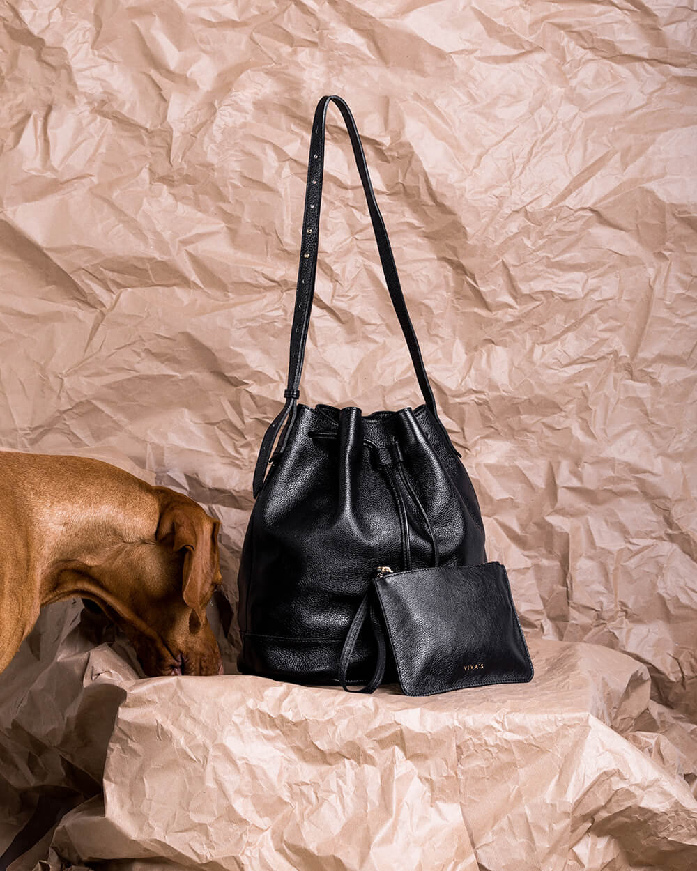 BUCKET BAG black