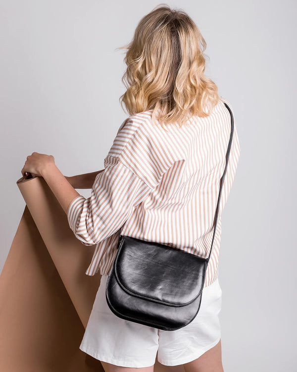 MARA Half Moon Bag Rich Black