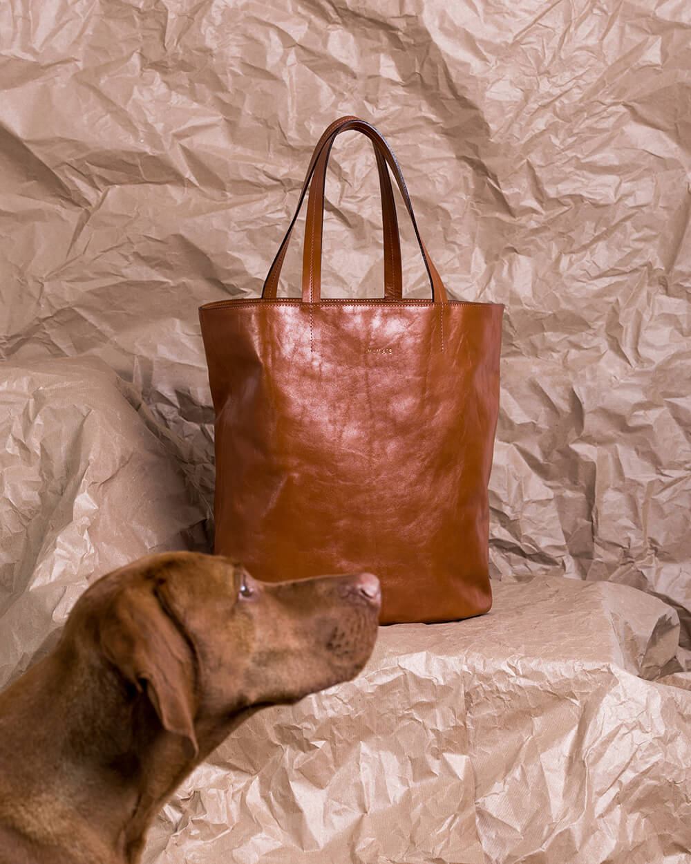 ROUND BUCKET BAG cognac