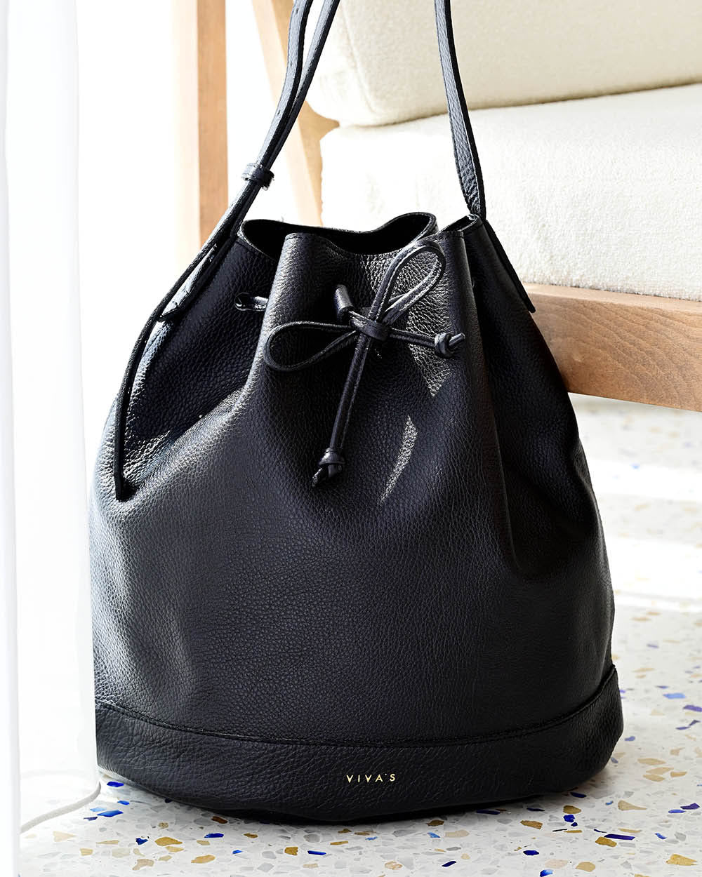 BUCKET BAG black