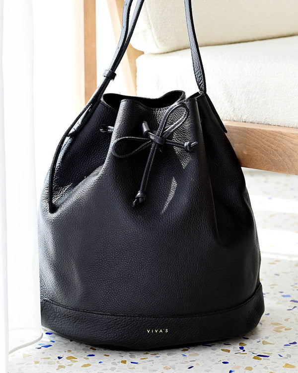 BUCKET BAG black