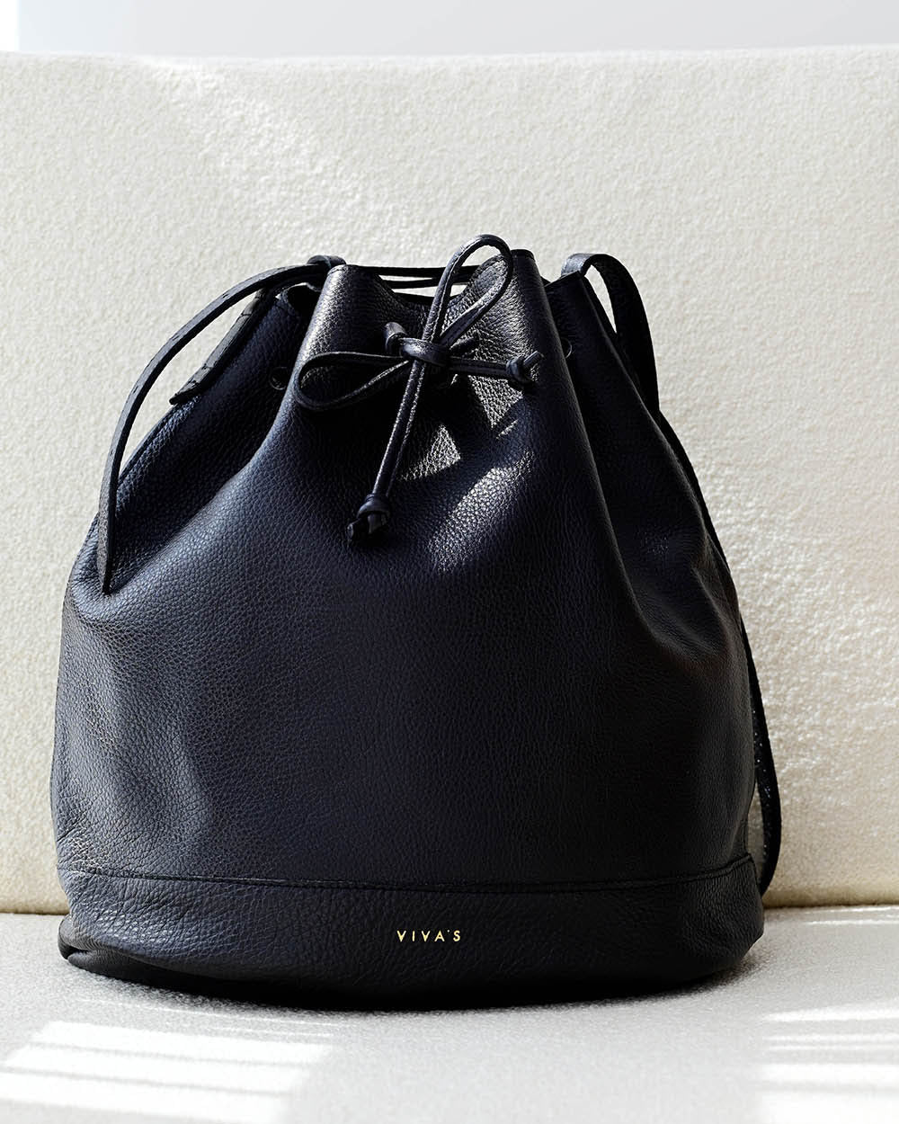 BUCKET BAG black