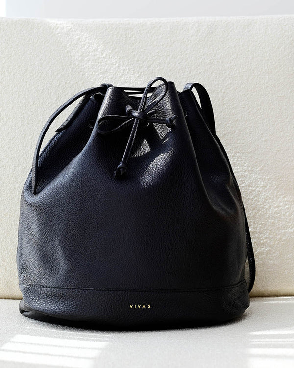 BUCKET BAG black