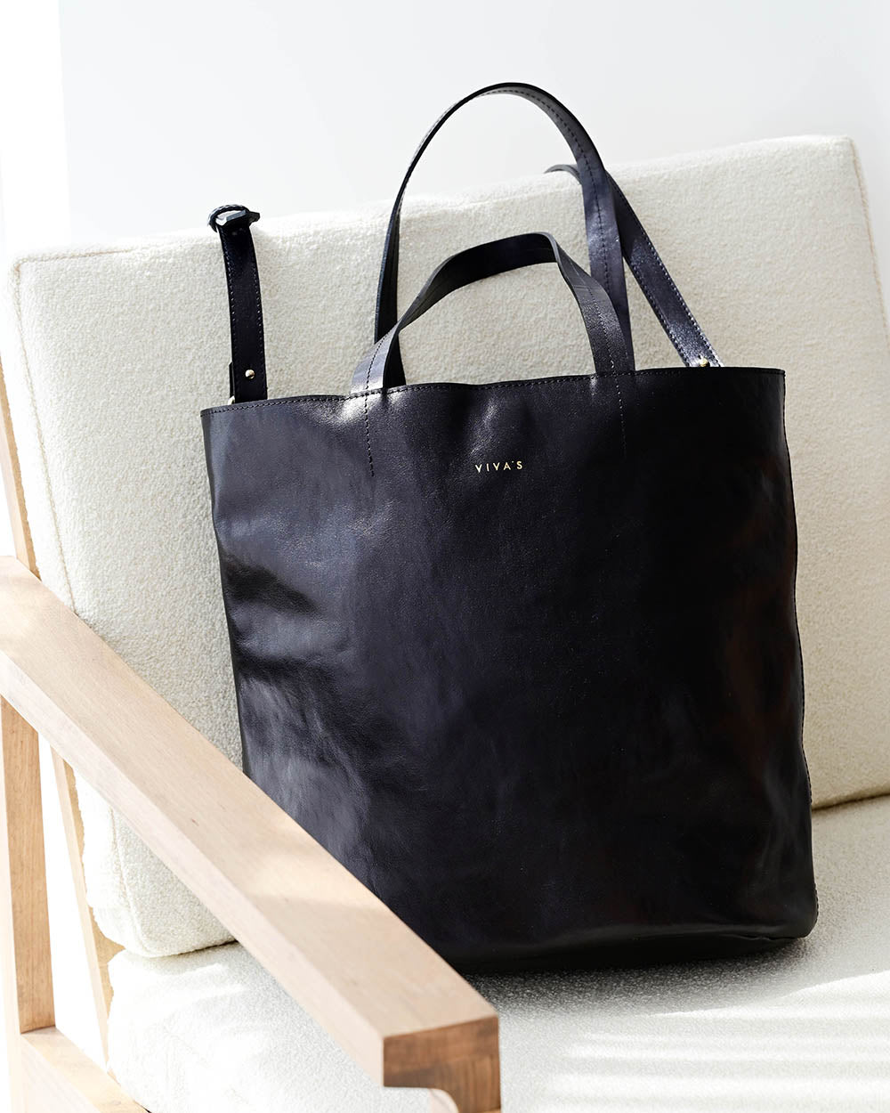 ROUND BUCKET BAG black